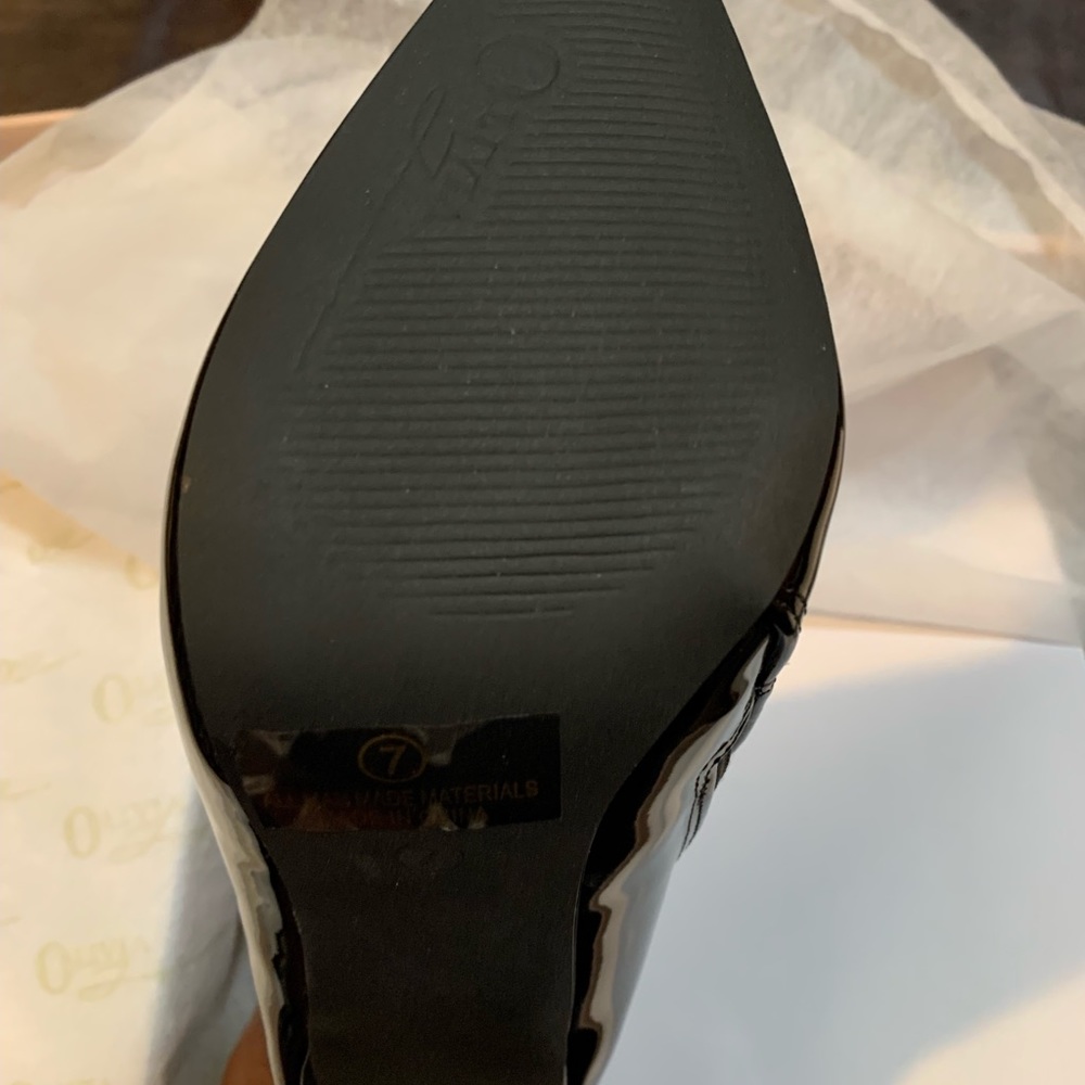 NEW Black Patent Leather Pointed Toe Booties - Picture 4 of 5
